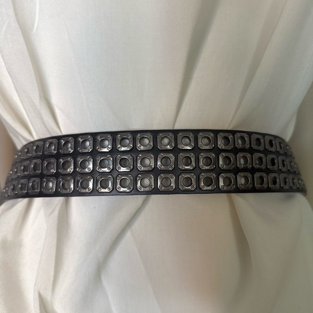Black PU leather three row grommet belt - Picture 4 of 8